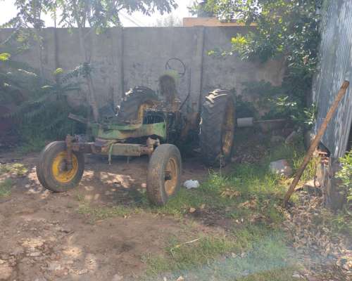 Compro Tractor John Deere 730 en Desuso