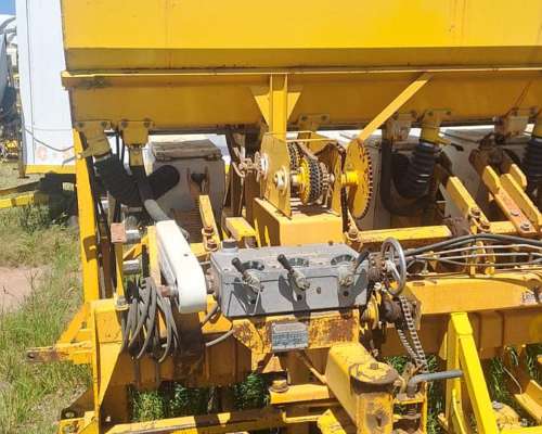 Sembradora Ascanelli, RS 2000, año 2001 , 26 Surcos a 52