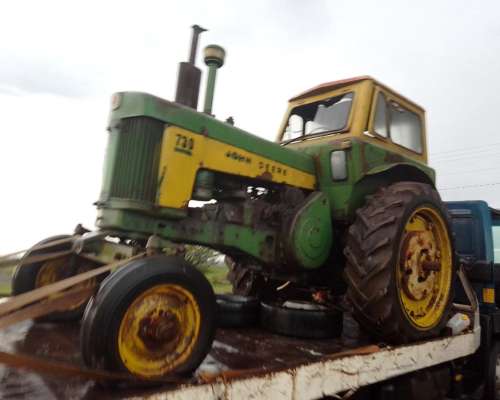John Deere 730 sin Accesorios