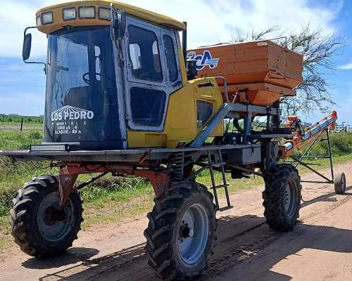 Fertilizadora Autopropulsada al Voleo