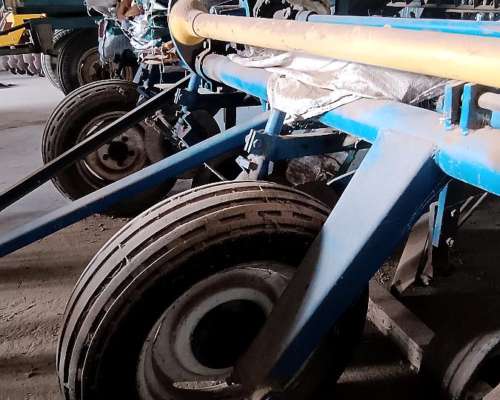 Arrancadora de Mani Agroindustrial Mani 2000 Excelente Estad