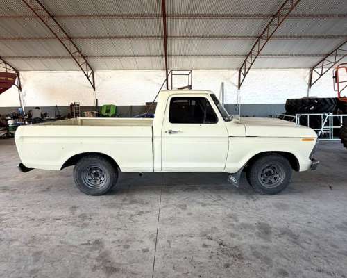 Camioneta Ford F100 1977 con Motor y Caja Nueva.