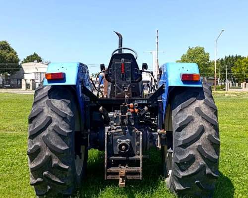 Tractor New Holland Tl85e Doble Tracción – con 3 Puntos