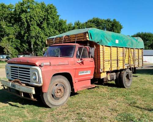 Camion Ford 600 con Perkins 6 354(permuto)