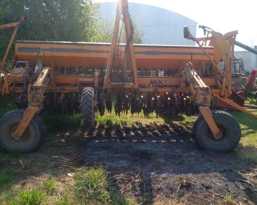 Sembradora Agrometal MX-232 año 2002