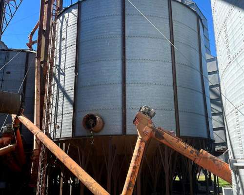 Vendo 4 Silos Aereos de 240 TN