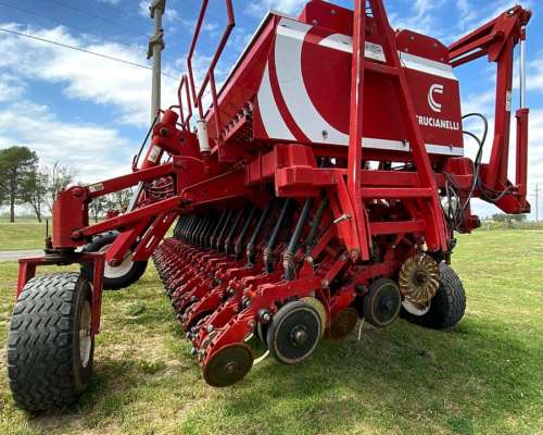 Crucianelli Pionera 3917 con Alfalfero