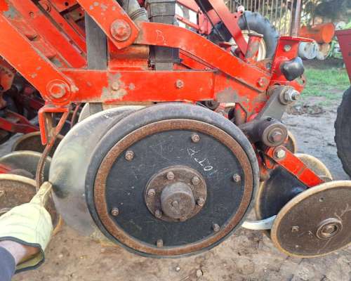 Sembradora Marca Crucianelli, Modelo Pionera 2520, Doble FER