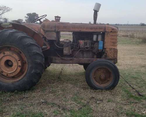 Vendo Tractor Fiat R60 a Reparar (con Toma de Fuerza/ Levant