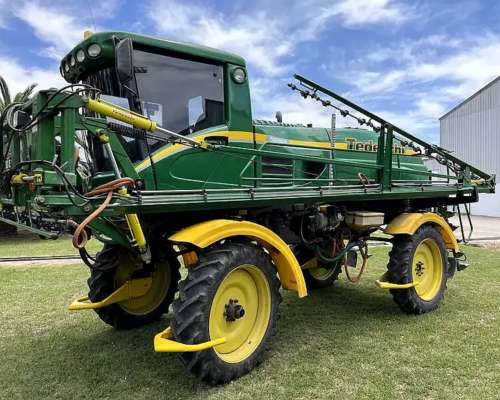 Pulverizadora Tedeschi Modelo 2600 BD