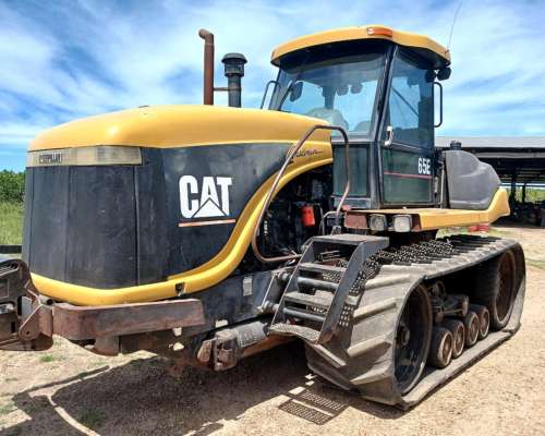 Tractor Caterpillar 65e 320 HP 18000 Hs Common Rail