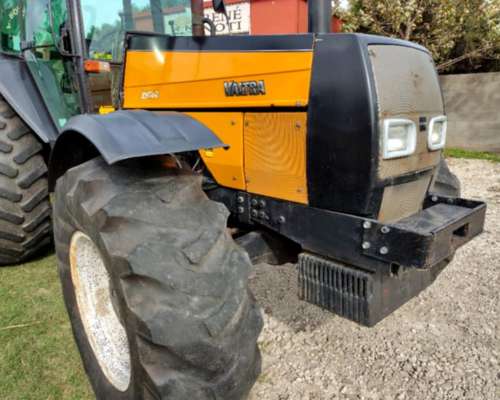Valtra BH160 con 7.700 Hs de Fabrica