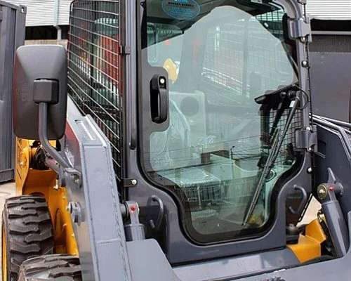 Minicargador Iron Cabina Full con Aire y Calefacción