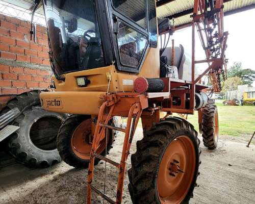 Pulverizadora Jacto Uniport 2000 Lts