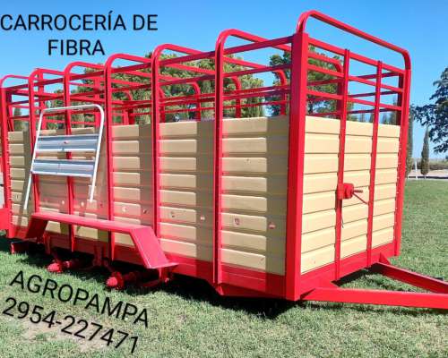 Carro Vaquero 2 X 4 MT Carrocería de Fibra