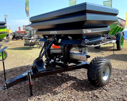 Fertilizadora Bernardin Vortex 3000lts 36mts Disponible