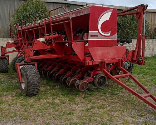 Crucianelli Gringa V. Neumatica. Fertilización Simple. 2008