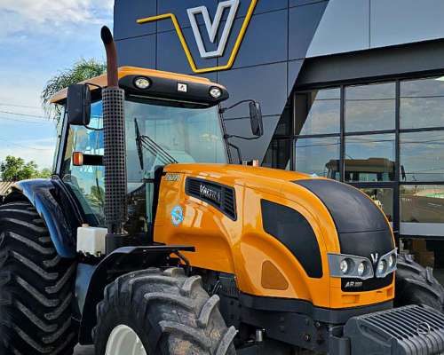 Valtra AR 220 - 2016 - con Piloto Trimble
