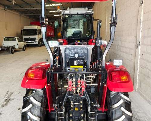 Tractor Traxor TE504 50 HP 4X4 Techo , 3 Puntos