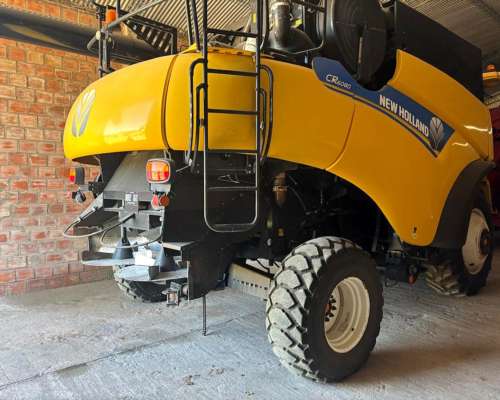 Cosechadora New Holland CR 6080 - año 201