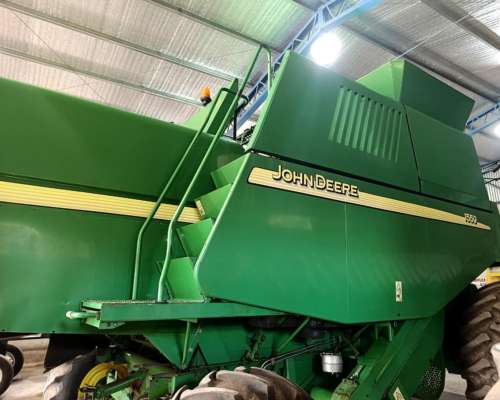 John Deere 1550, con Plataforma Hydraflex 625