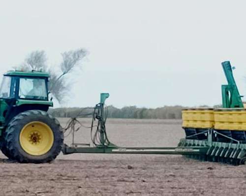 Vendo Sembradora John Deere 1740