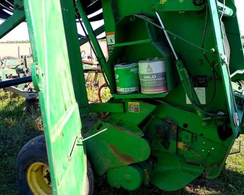 Rotoenfardadora John Deere 566