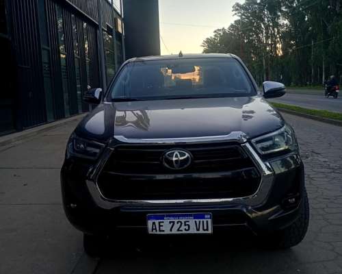 Camioneta Toyota Hilux SRX 2.8 - 2021