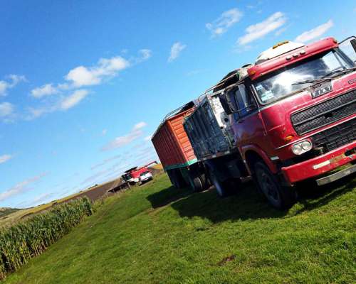 Camion Cerealero con Acoplado Enganchado