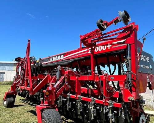 Sembradora Apache Mod 17000 de 16 a 52 cm