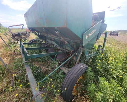 Sembradora de Papa Hassia 4 Surcos a 85 cm