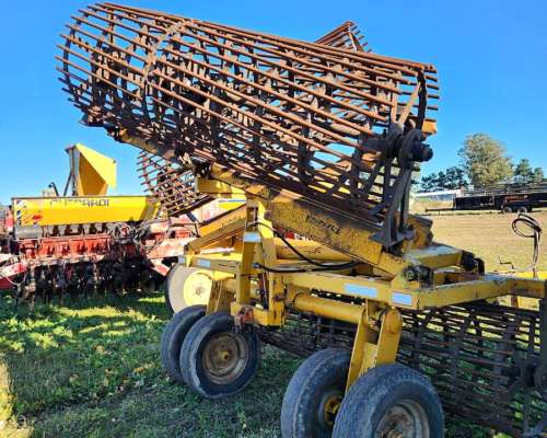 Rolo Desterrronador Hidraulico de 6,5 Mts Marca Stefoni