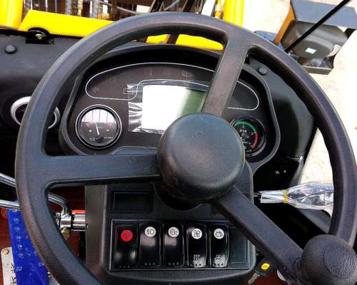 Autoelevador Diesel Todo Terreno Aolite FL2.5