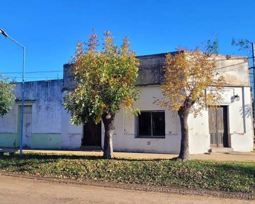 Casa Antigua MAS UN Amplio Local y Otro Pequeño, en 900 M2