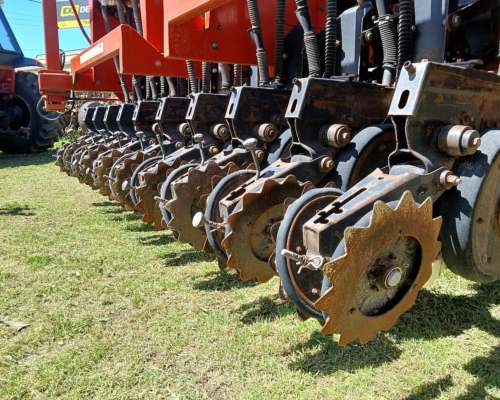 Sembradora Metar 4.200 de 19 Lineas a 19cm y 19 a 42cm y ALF