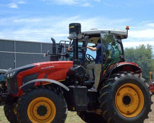 Tractor Roland H 160 HP Doble Tracción Cabinado