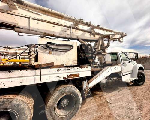 Camión con Bomba Ford 14000 (id624)