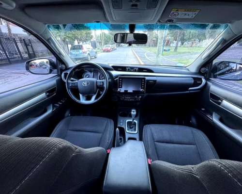 Toyota Hilux 2.8 TDI CD 4X2 SRV AT6 204cv 2021 U$35.999