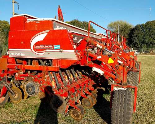Sembradora Crucianelli Pionera 2012