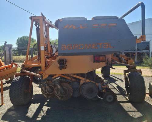 Sembradora Agrometal MX3321 sin Alfalfero