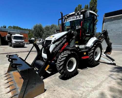 Retroexcavadora HMK 102b 4X4 2025