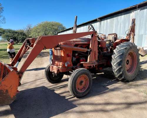 Tractor Fiat 780 con Pala Cargadora y Retroexcavadora