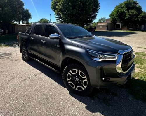Toyota Hilux 2.8 TDI CD 4X4 SRX AT6 204cv 2021 U$32.999 R/M
