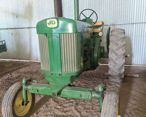 John Deere 730. Original