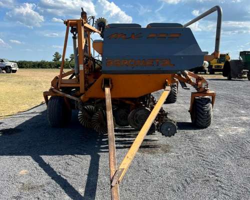 Sembradora Agrometal MX de 33 a 21