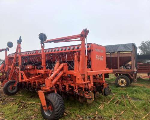 Fercam F440 de 37 Líneas a 19 CM. con Alfalfero y Monitor