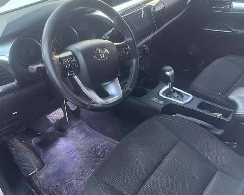 Toyota Hilux SRV 4X2 AT
