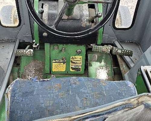John Deere 3330 con Pinche, muy Bueno
