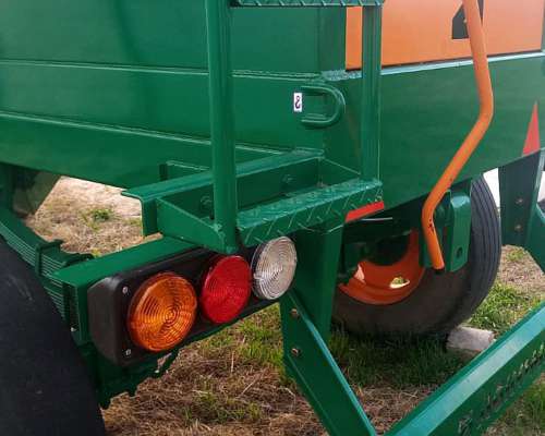 Tolva para Semilla y Fertilizante Agromec SF 14 – año 2024
