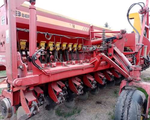Sembradora Bertini 32.000 A: 2017 36/23 o 24/35 Neumat